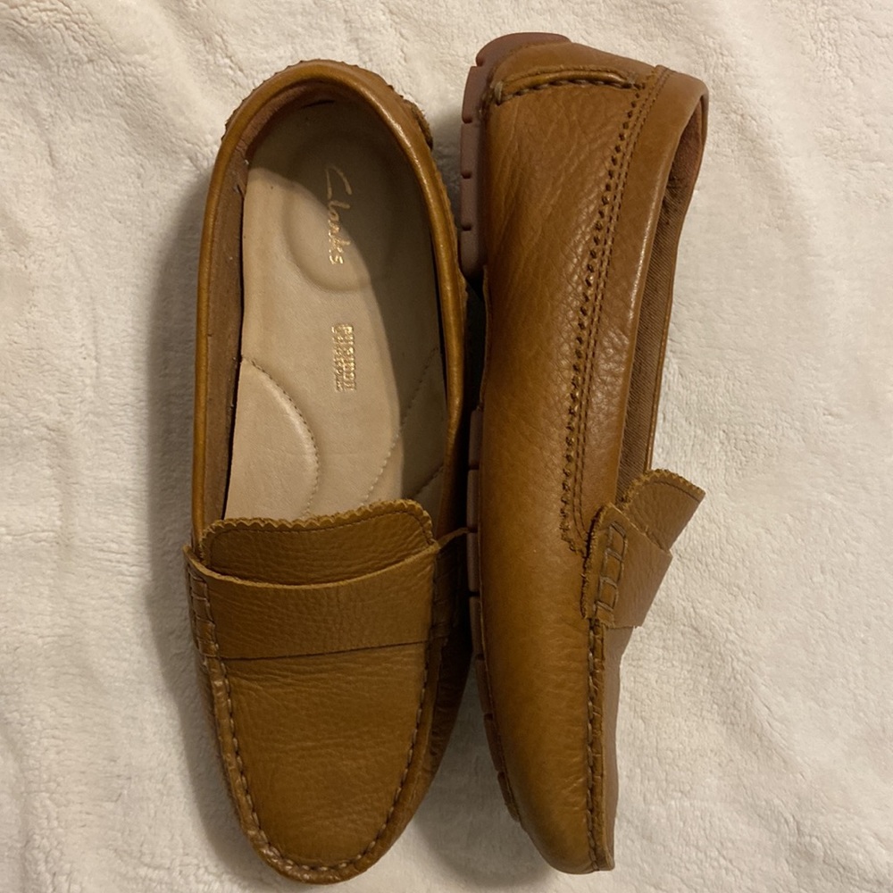 Clarks - Picture 2 of 3